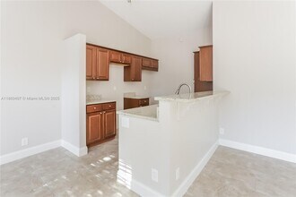 1332 Waterway Cove Dr in Wellington, FL - Building Photo - Building Photo