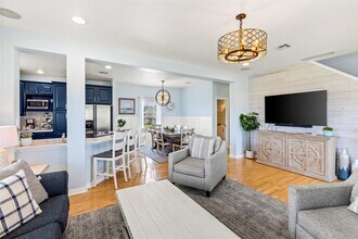 4114 Courageous Ln in Galveston, TX - Foto de edificio - Building Photo