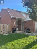 215 Mississauga Vly Blvd in Mississauga, ON - Building Photo