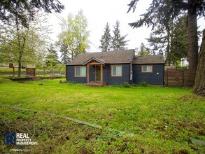 1627 112th St S in Parkland, WA - Foto de edificio - Building Photo