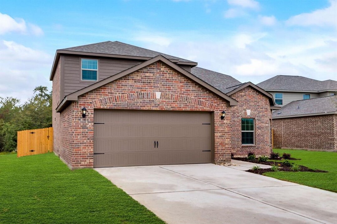 2006 Sandalwood Way in Princeton, TX - Building Photo