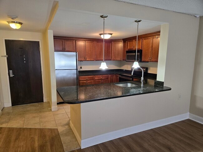 20-30-30 Daniels St in Malden, MA - Building Photo - Building Photo