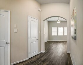 1866 Kenley Wy in Alvin, TX - Building Photo - Building Photo