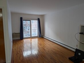 3916 62nd St, Unit 2 FL in Woodside, NY - Building Photo - Building Photo
