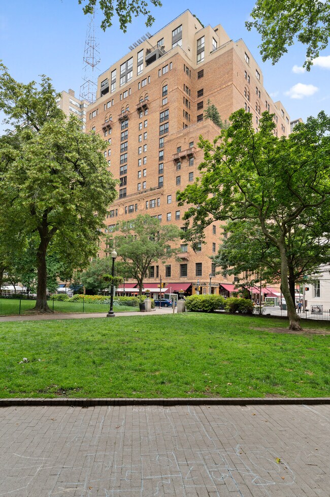 219 S 18th St, Unit 705 in Philadelphia, PA - Building Photo - Building Photo