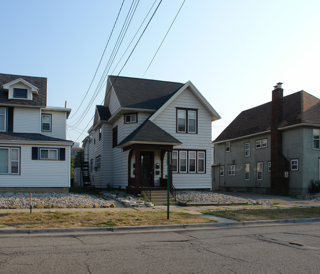 212 W Hillsdale St in Lansing, MI - Foto de edificio - Building Photo