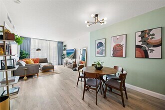 350 SE 2nd St in Fort Lauderdale, FL - Building Photo - Building Photo