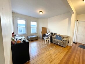 19 Sachem St, Unit 3 in Boston, MA - Foto de edificio - Building Photo