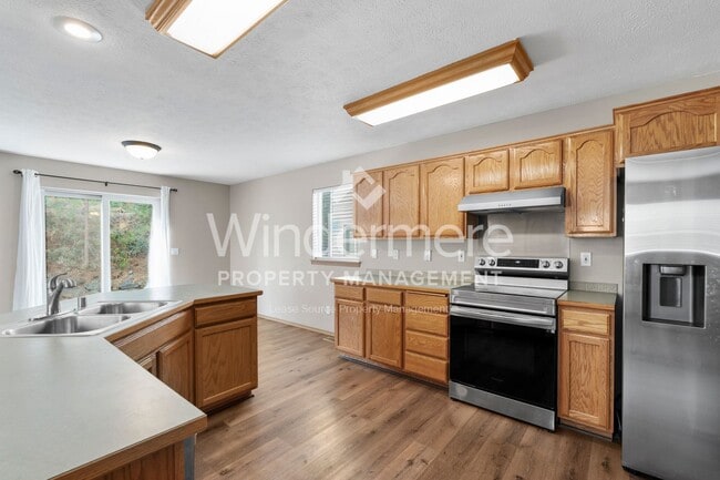property at 20 W Keely Ct