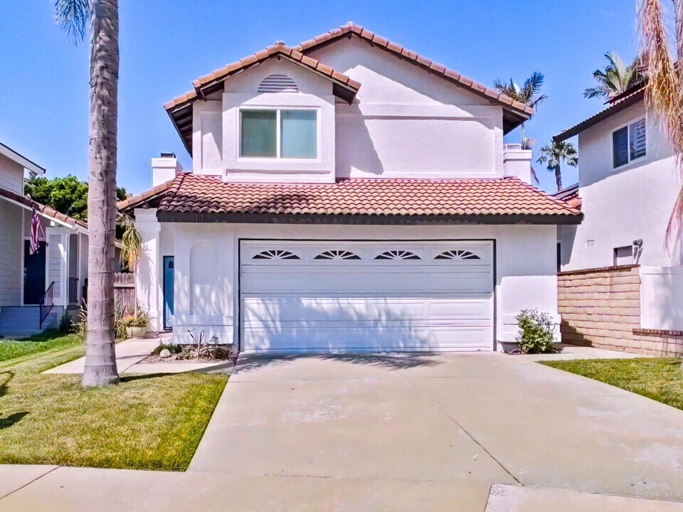 11 Palermo St in Laguna Niguel, CA - Foto de edificio