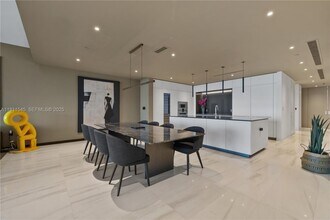 300 Biscayne Blvd Way in Miami, FL - Building Photo - Building Photo