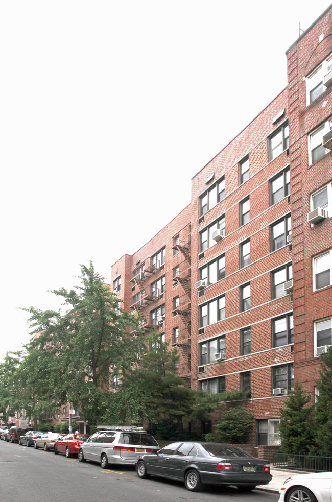 Shorefront Apartments in Brooklyn, NY - Building Photo - Building Photo