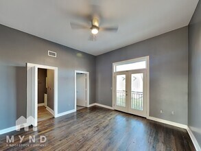 502 Pryor St SW, Unit 326 in Atlanta, GA - Foto de edificio - Building Photo