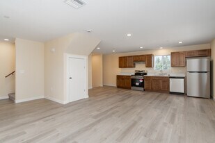 Cedar Tree in Portland, OR - Building Photo