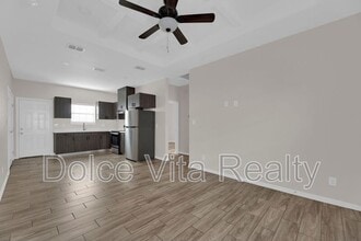 1013 W La Pointe Ave in Alton, TX - Building Photo - Building Photo
