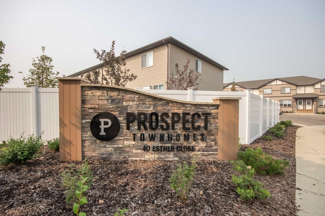 Prospect Townhomes in Penhold, AB - Building Photo