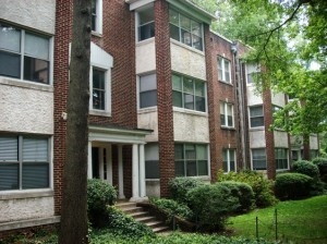 906 Briarcliff Rd NE in Atlanta, GA - Foto de edificio