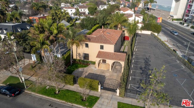 property at 6111 San Vicente Blvd