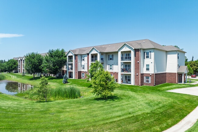 Villas at Meadow Springs in Ankeny, IA - Building Photo - Building Photo
