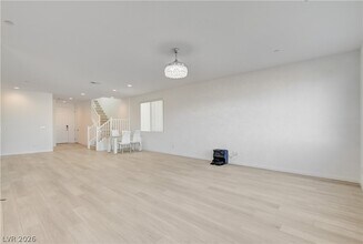 10276 Thurso Ave in Las Vegas, NV - Building Photo - Building Photo