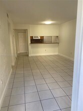 18280 Mediterranean Blvd in Hialeah, FL - Building Photo - Building Photo