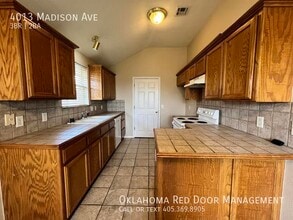 4013 Madison Ave in Moore, OK - Building Photo - Building Photo