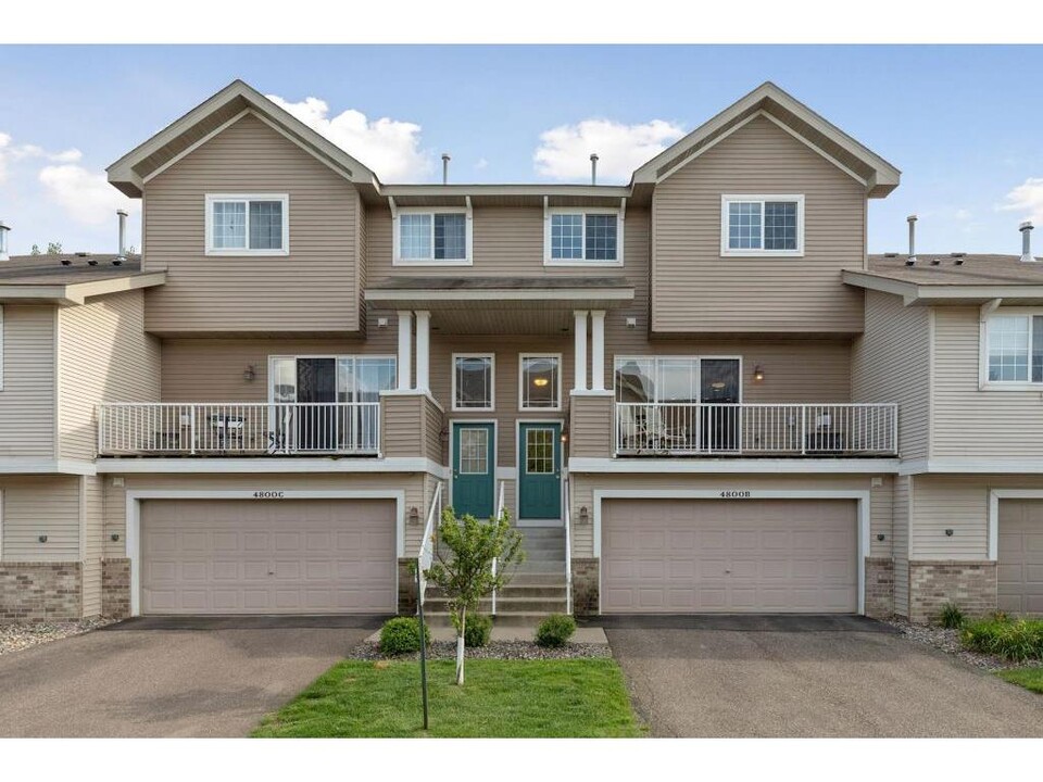 4800 Underwood Ln N, Unit B in Plymouth, MN - Building Photo