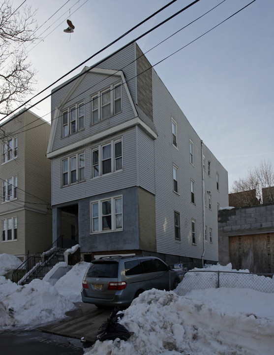 71 Randolph Ave in Jersey City, NJ - Building Photo