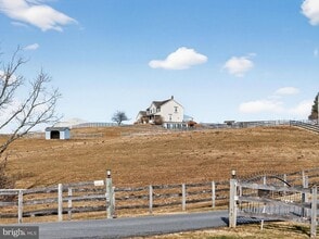 5289 PA-309 in Schnecksville, PA - Building Photo - Building Photo