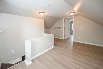 2317 Stratford Ave in Cincinnati, OH - Building Photo - Building Photo