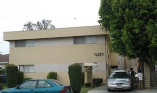 16129 Cantlay St in Van Nuys, CA - Foto de edificio - Building Photo