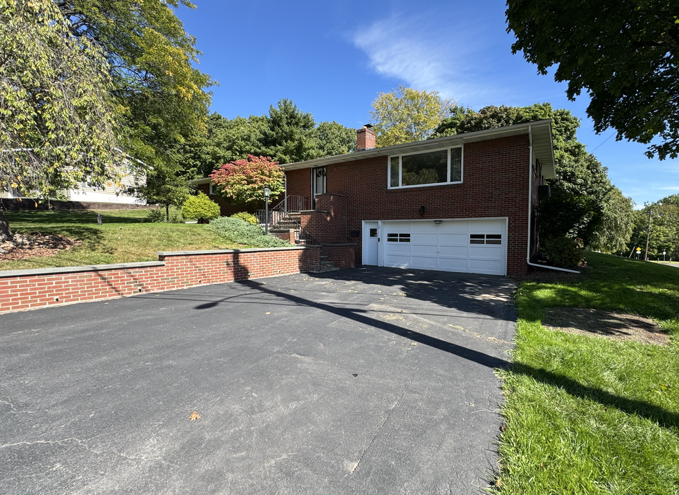 104 Huntshill Rd in Solvay, NY - Building Photo