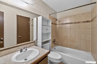 17465 E Plateau Dr in Aurora, CO - Building Photo - Building Photo