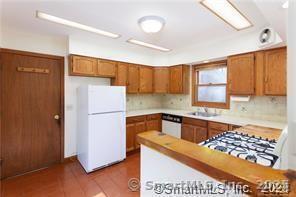 5 Copper Ridge Cir in Guilford, CT - Building Photo - Building Photo