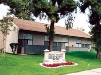 Pacific Terrace in Bakersfield, CA - Foto de edificio - Building Photo