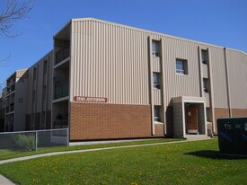 1245 Jefferson Avenue in Winnipeg, MB - Building Photo