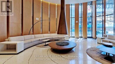 11 Wellesley St W in Toronto, ON - Building Photo - Building Photo