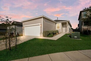 13015 Kathleen St in Saint Hedwig, TX - Building Photo