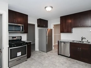 908 Starkweather Ave in Cleveland, OH - Building Photo - Building Photo