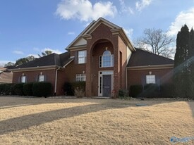 118 Crystal Lake Dr in Madison, AL - Building Photo