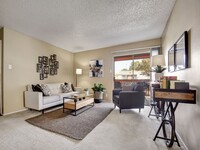 Iron Horse Valley Apartments photo'