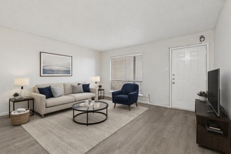 The Courtmoor on Cameron in Austin, TX - Building Photo - Building Photo