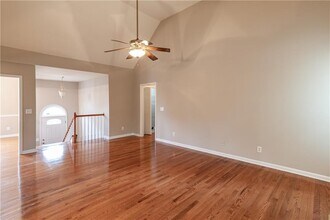 705 Oxford Crest Ct NW in Lawrenceville, GA - Foto de edificio - Building Photo