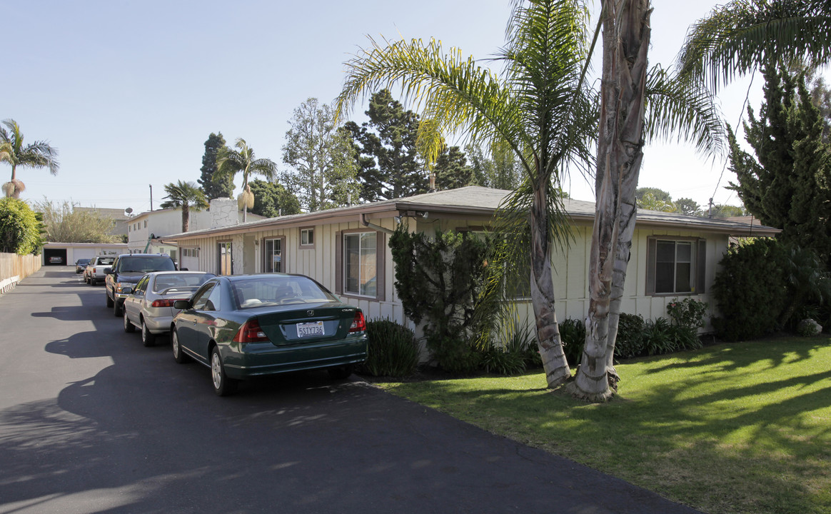 2310 Santa Ana Ave in Costa Mesa, CA - Building Photo