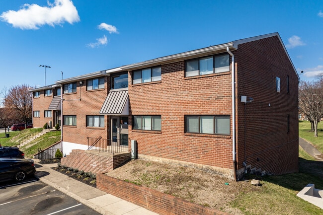 Tacony Crossing in Philadelphia, PA - Foto de edificio - Building Photo