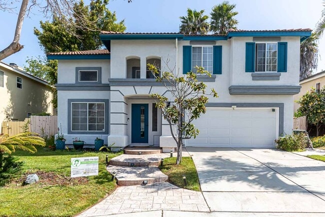 property at 911 Camino Del Sol