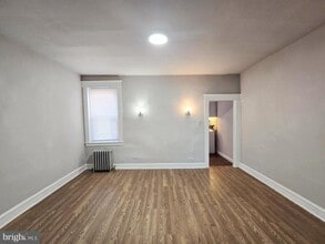 204 W Duncannon Ave in Philadelphia, PA - Building Photo - Building Photo