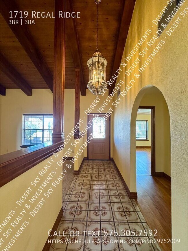 1719 Regal Ridge St in Las Cruces, NM - Building Photo - Building Photo