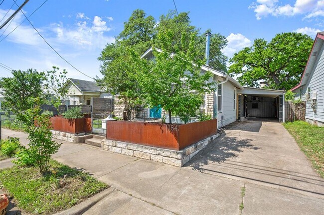 1184 Navasota St in Austin, TX - Building Photo - Building Photo