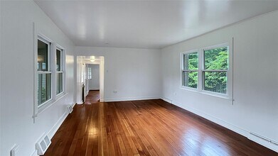 1704 NY-9D in Cold Spring, NY - Foto de edificio - Building Photo